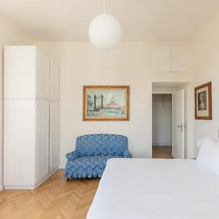 Appartamento Elegant In Prati Roma